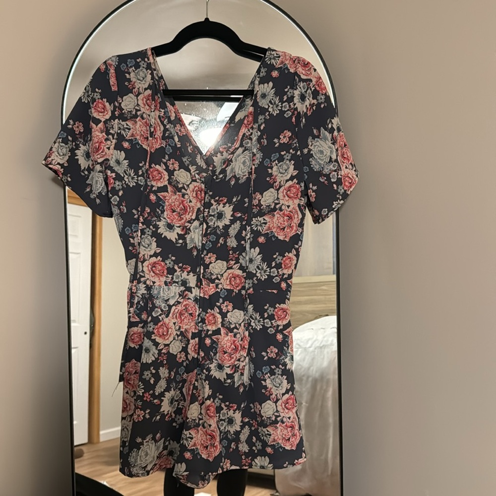 Hot Kiss 💋 Floral Short Legged Romper - Picture 2 of 2